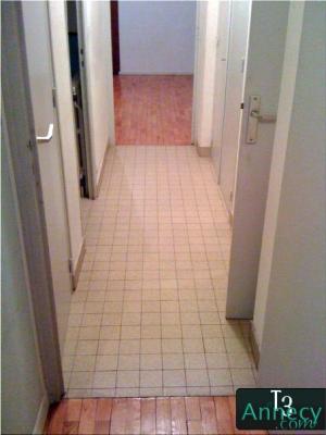 Le couloir entre les chambres